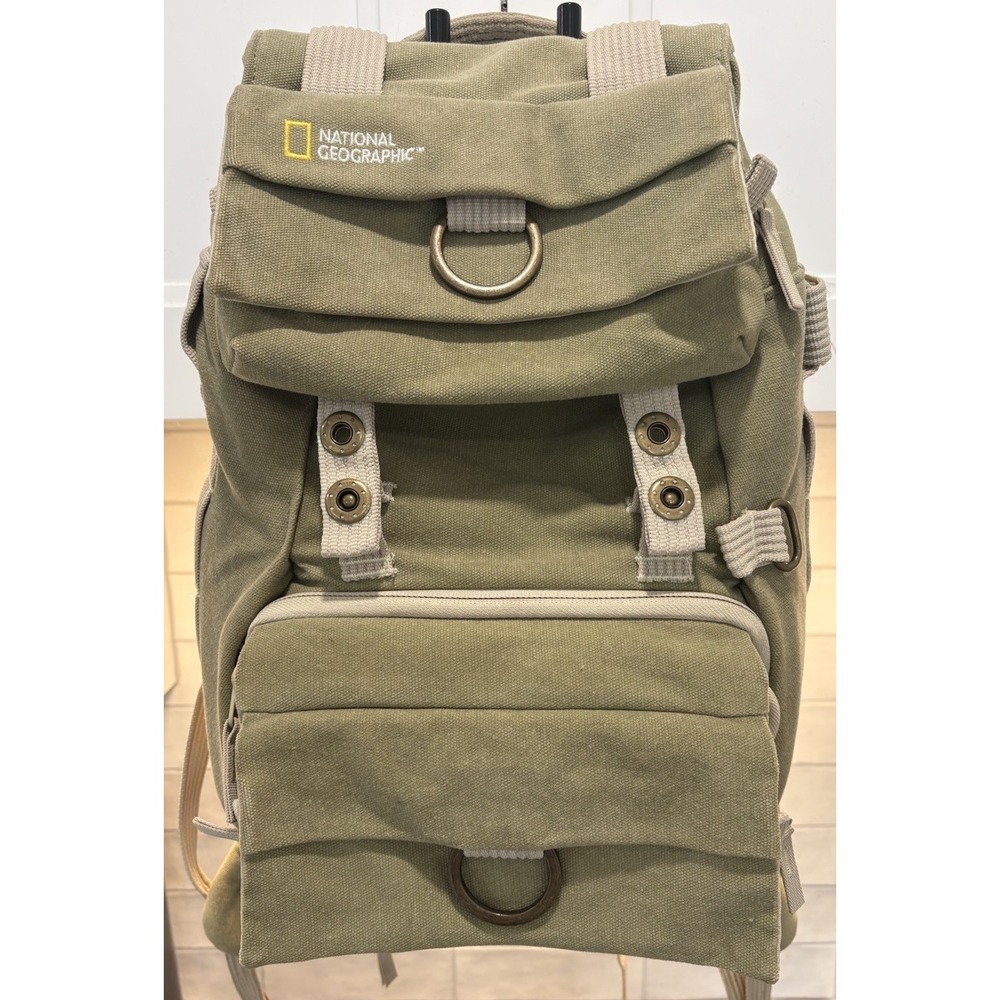 National Geographic NG 5159 Earth Explorer Small Canvas Camera Backpack Bag. EUC